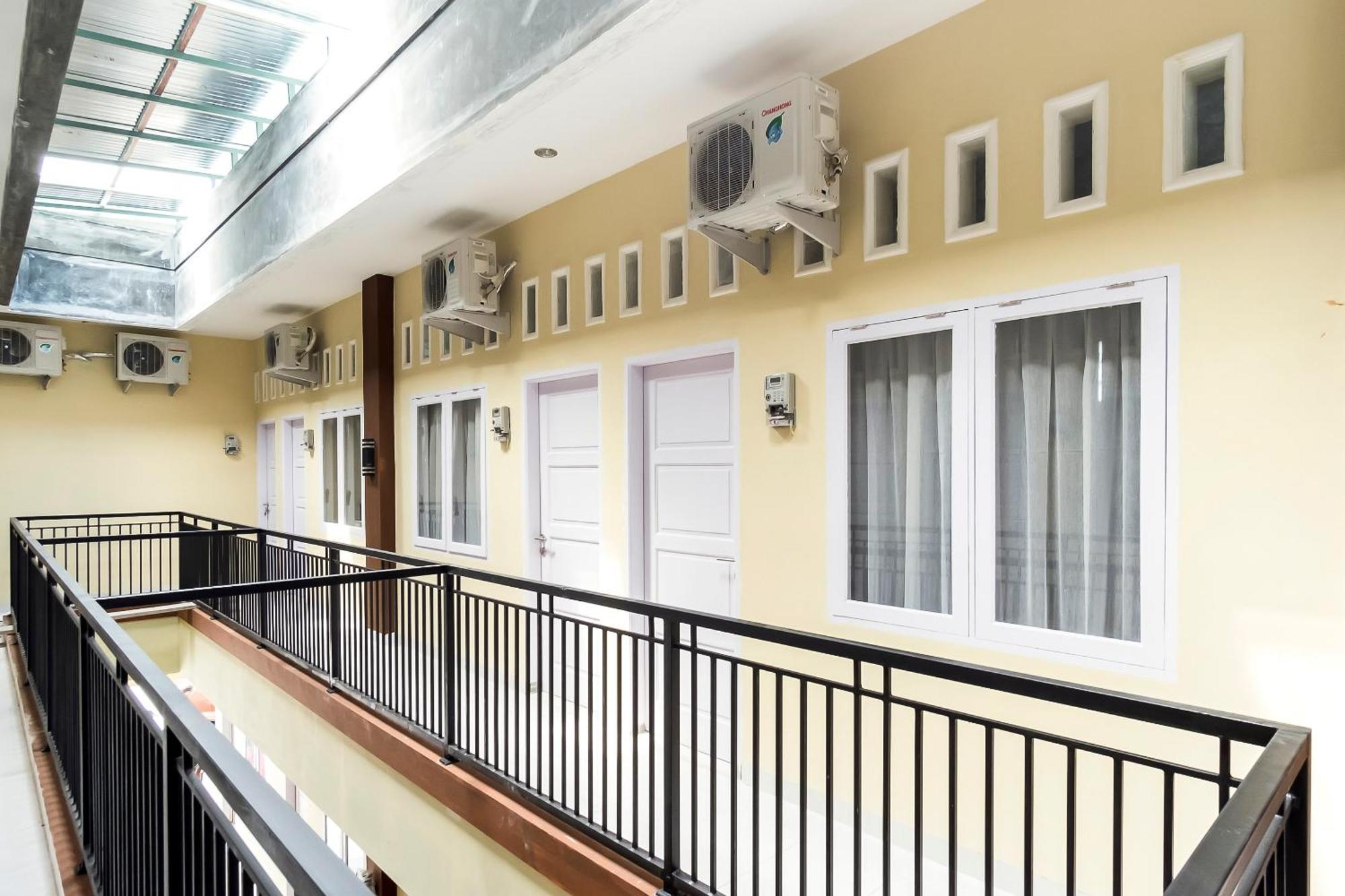 Super Oyo Capital O 873 Kamani Homestay Syariah Medan Exteriör bild